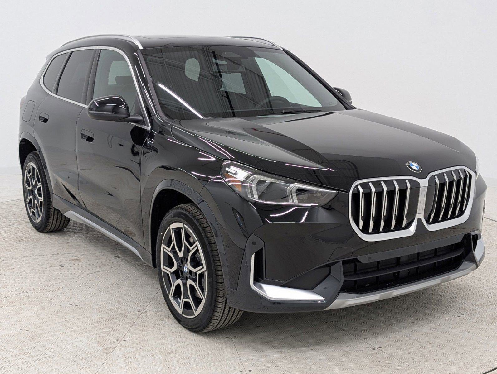 Used 2025 BMW X1 xDrive28i w/ Convenience Package AWD/4WD image 18