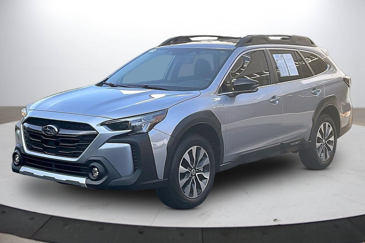 Used 2025 Subaru Outback Limited AWD/4WD image 4