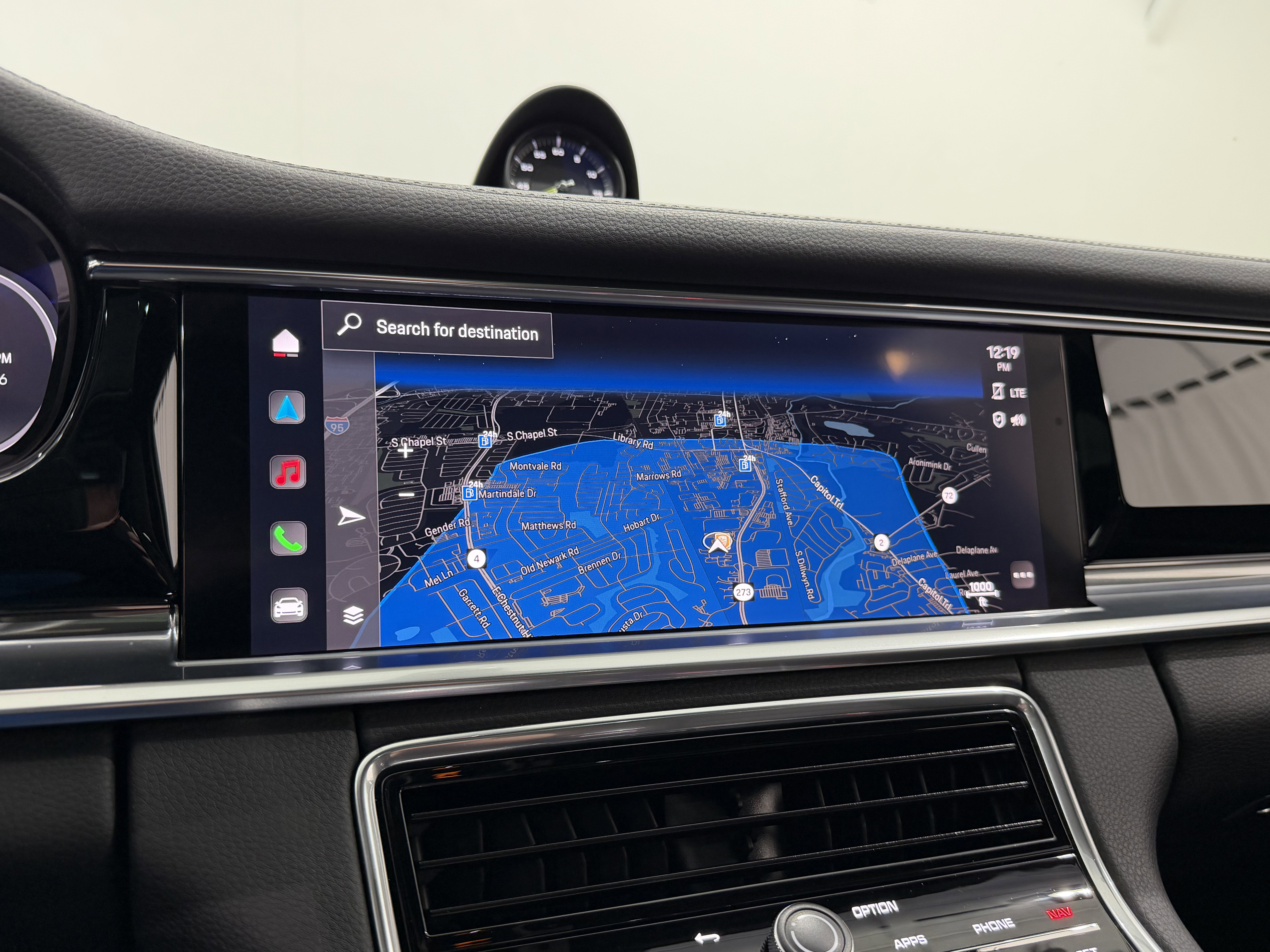 Certified 2023 Porsche Panamera 4 image 40