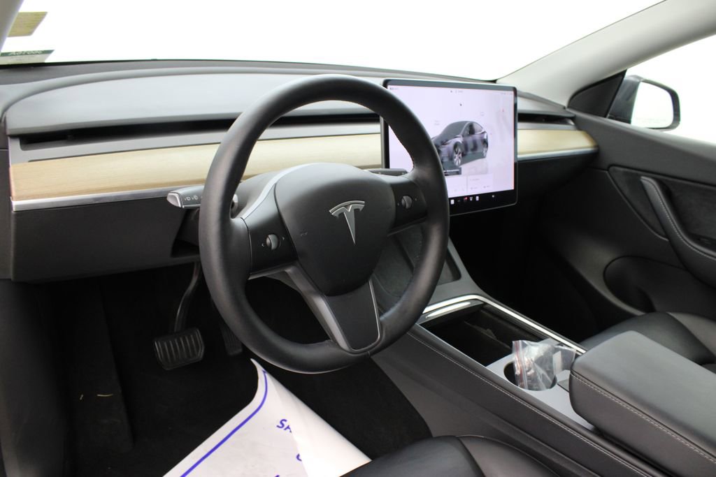Used 2022 Tesla Model Y Long Range image 14