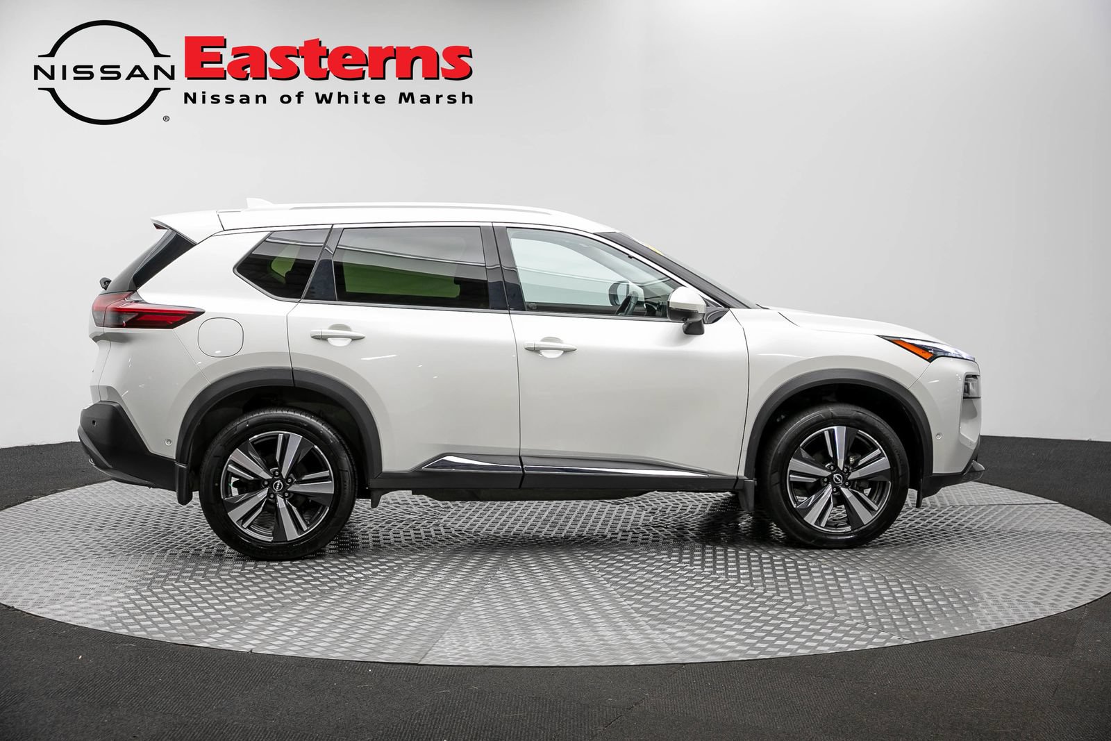 Used 2023 Nissan Rogue SL w/ SL Premium Package AWD/4WD image 4