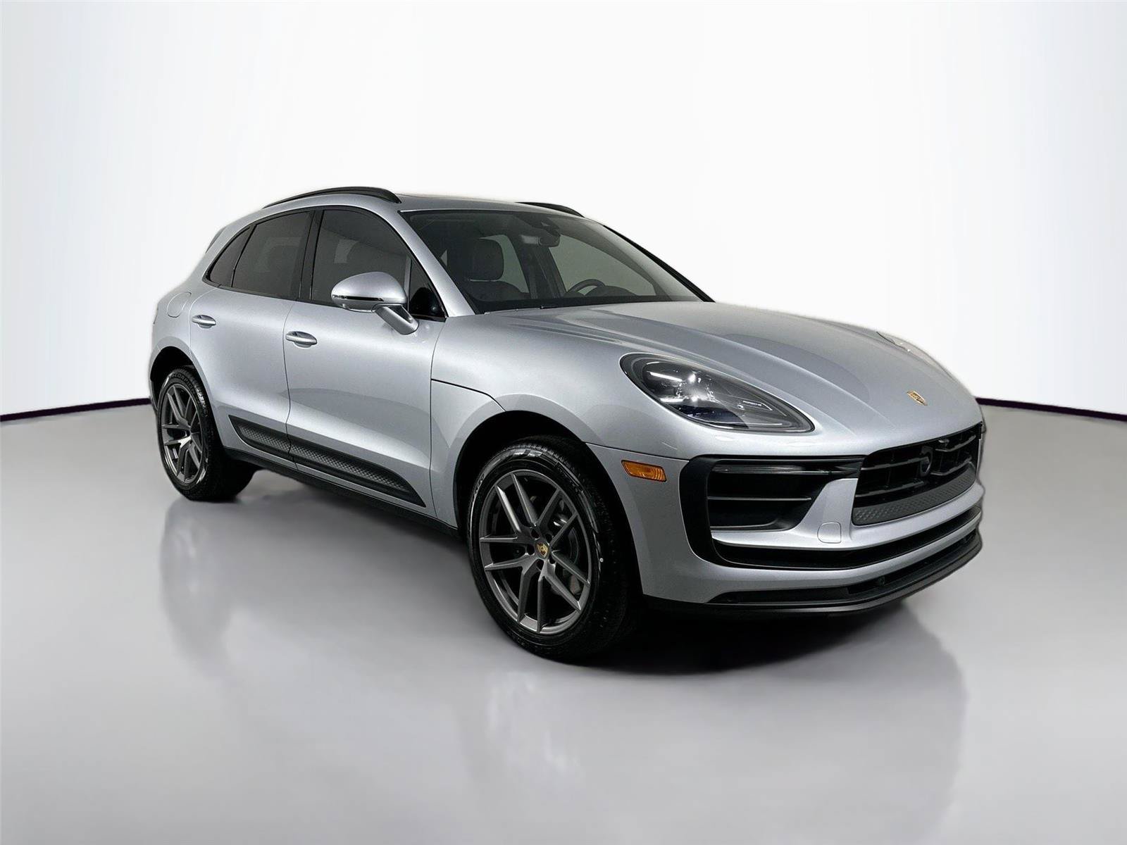 Certified 2026 Porsche Macan Turbo AWD/4WD image 9