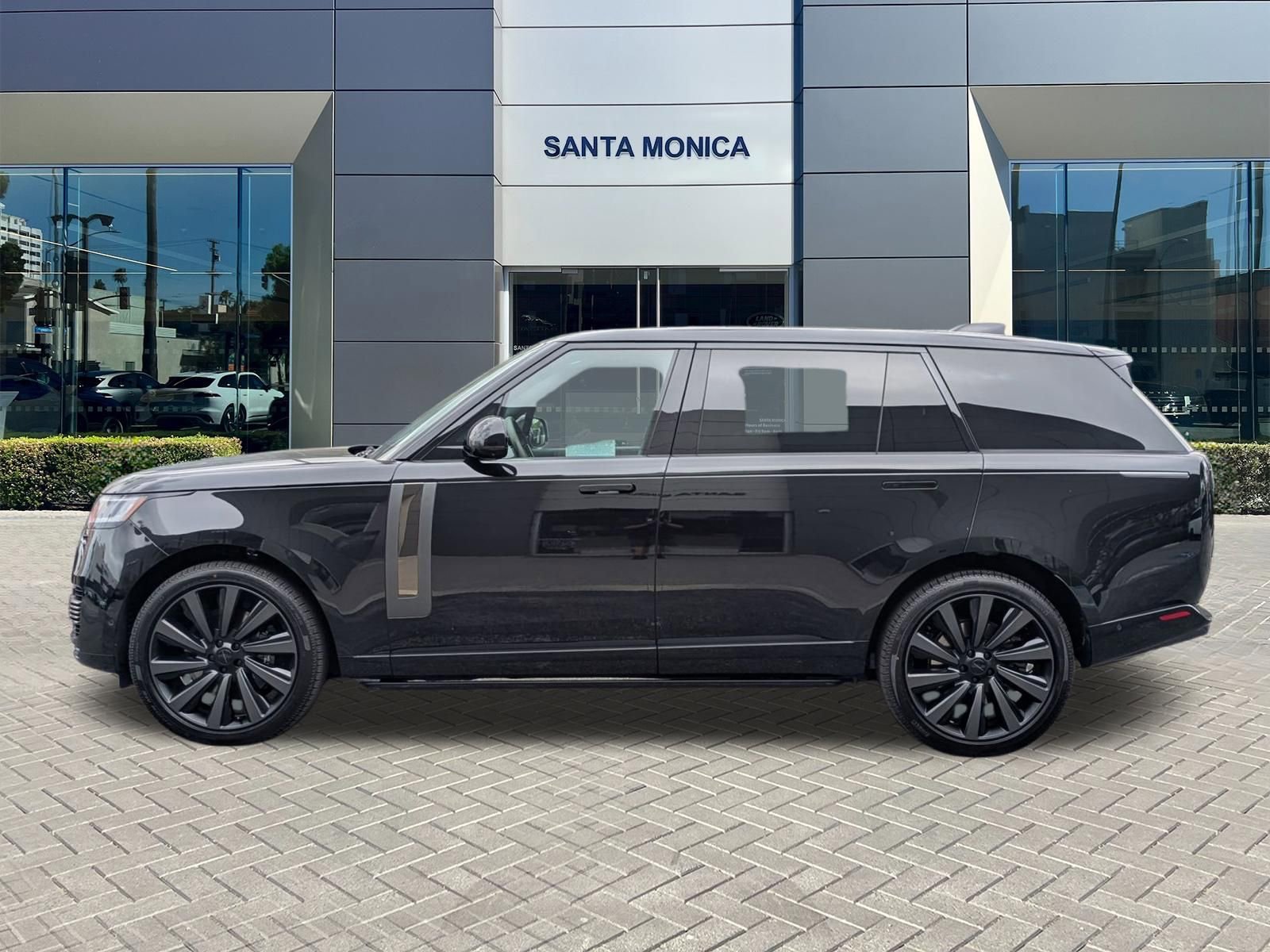 New 2026 Land Rover Range Rover SV AWD/4WD image 8