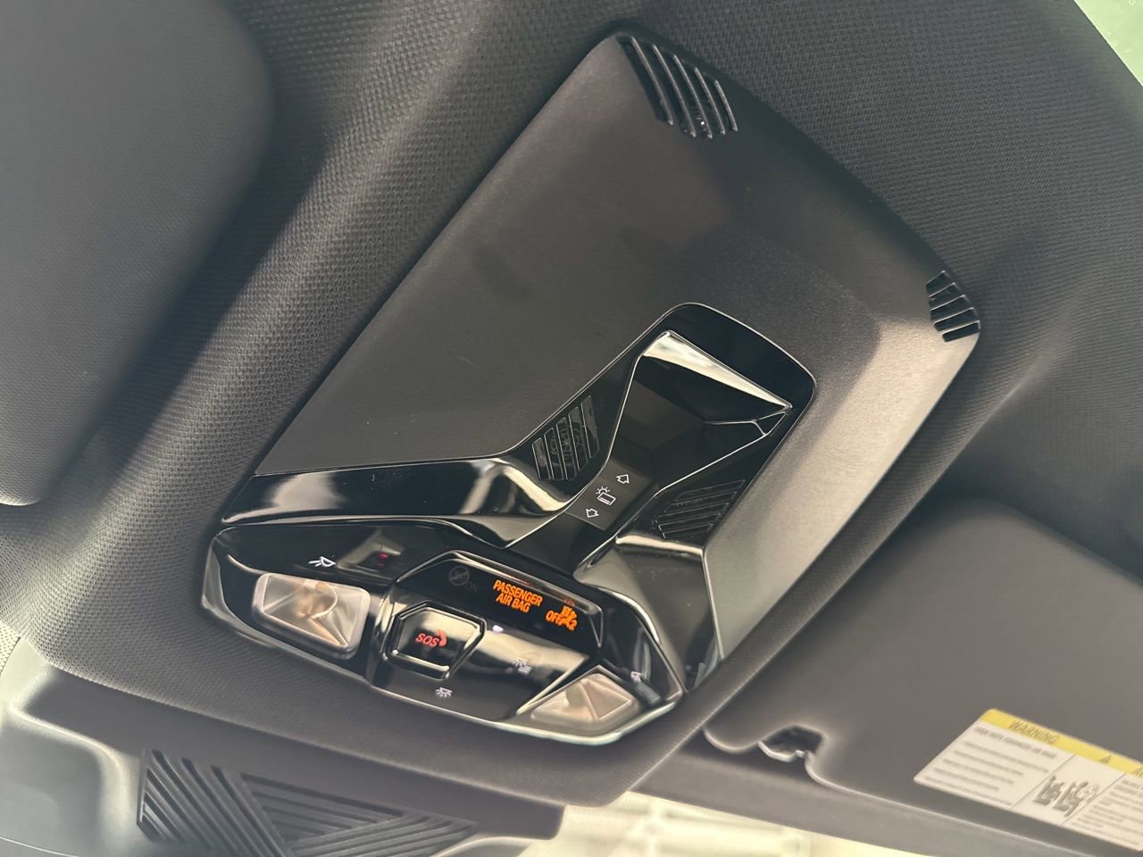 Used 2025 BMW X2 xDrive28i w/ Technology Package image 33