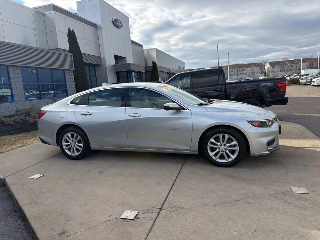 Used 2017 Chevrolet Malibu LT image 8