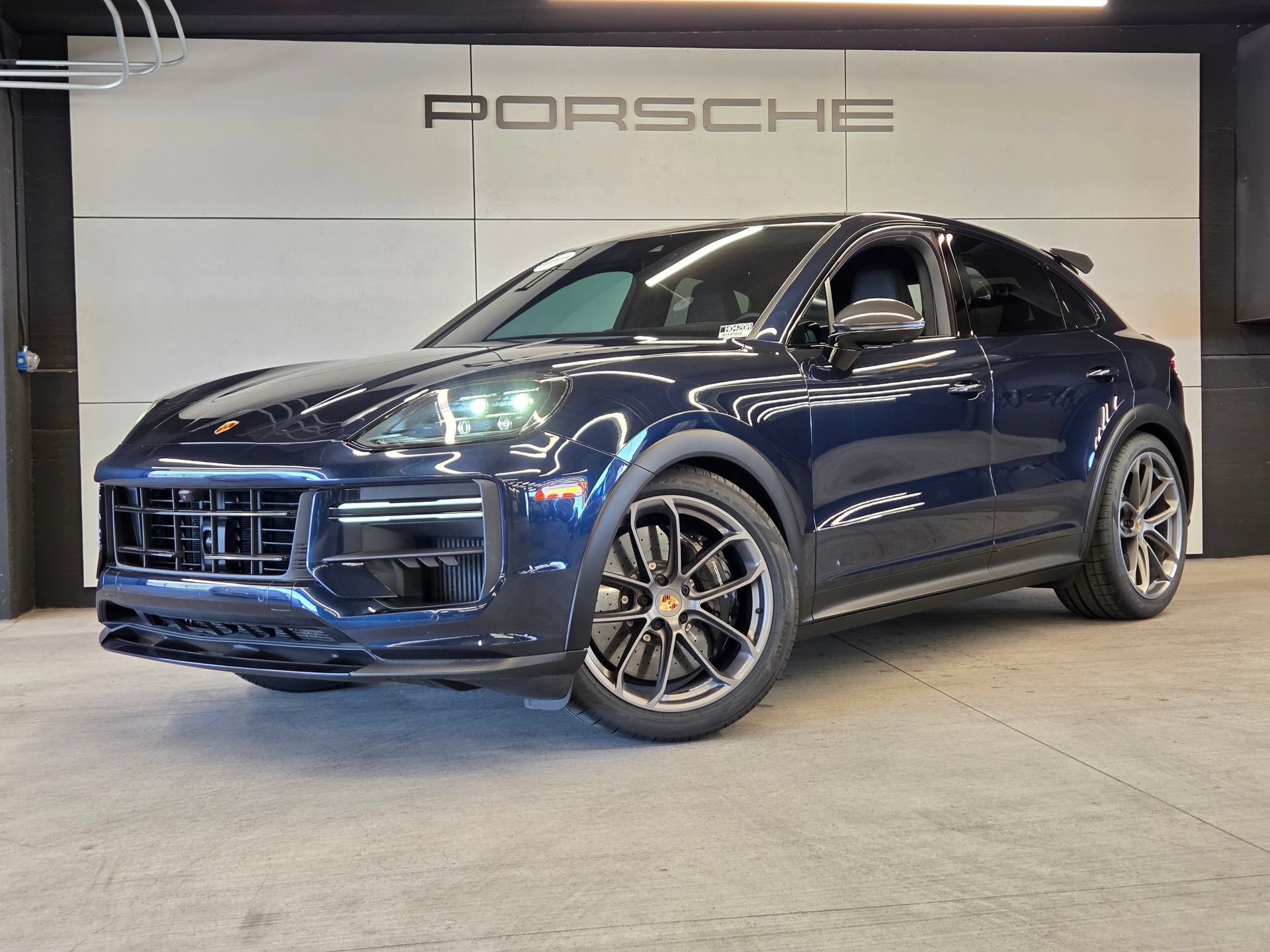 Certified 2024 Porsche Cayenne Turbo GT AWD/4WD image 1