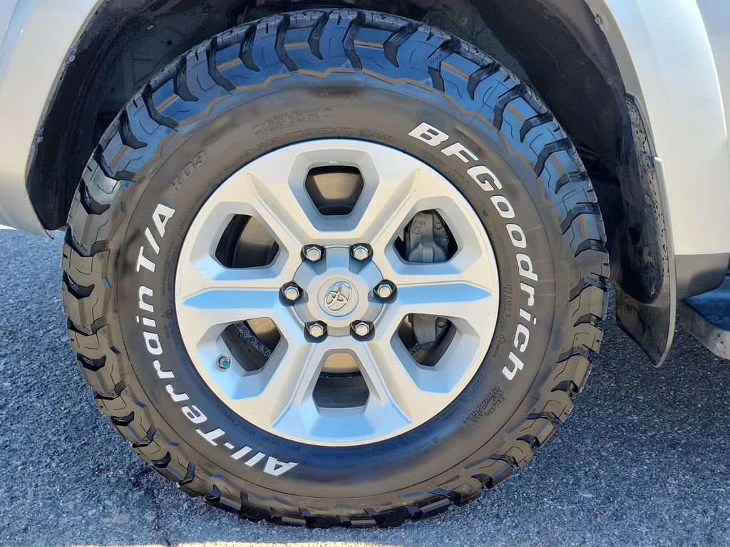 Used 2020 Toyota 4Runner SR5 image 18