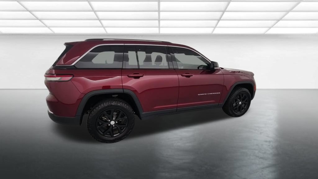Used 2023 Jeep Grand Cherokee Limited AWD/4WD image 8