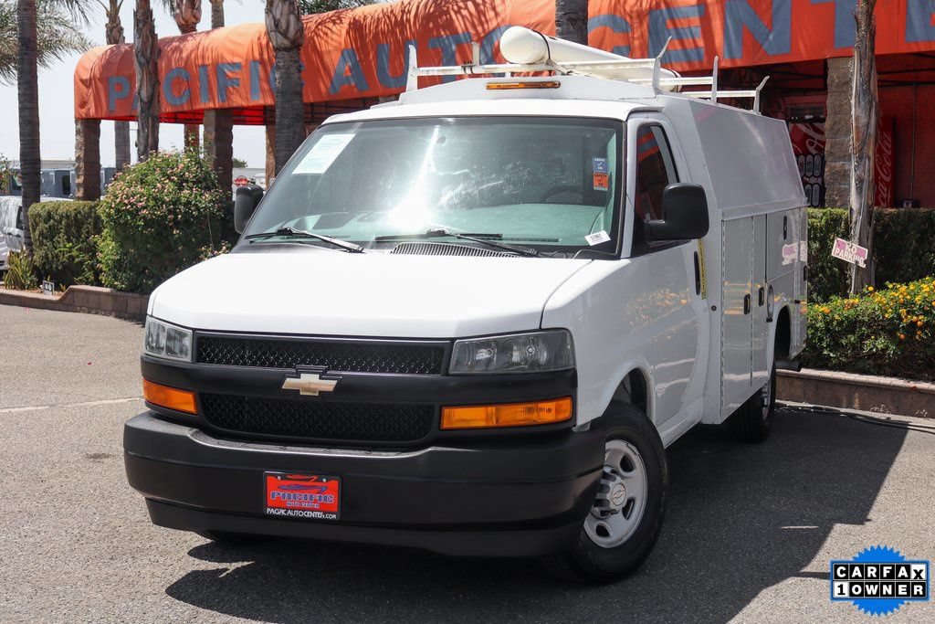 Used 2018 Chevrolet Express 3500 RWD image 4