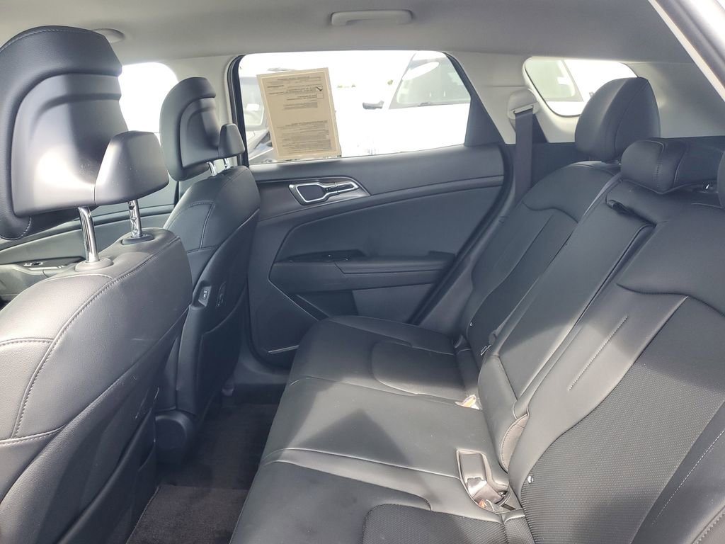 Used 2025 Kia Sportage EX image 10