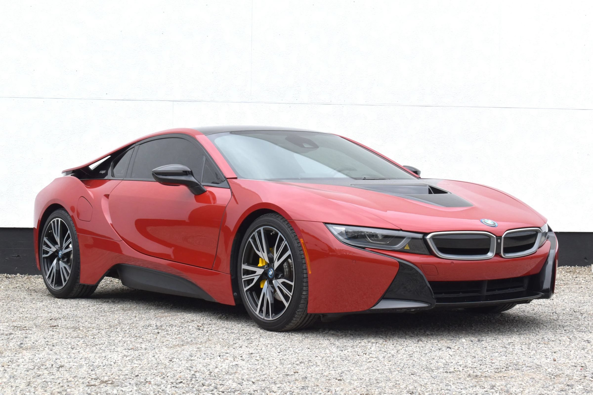 Used 2017 BMW i8 AWD/4WD image 1