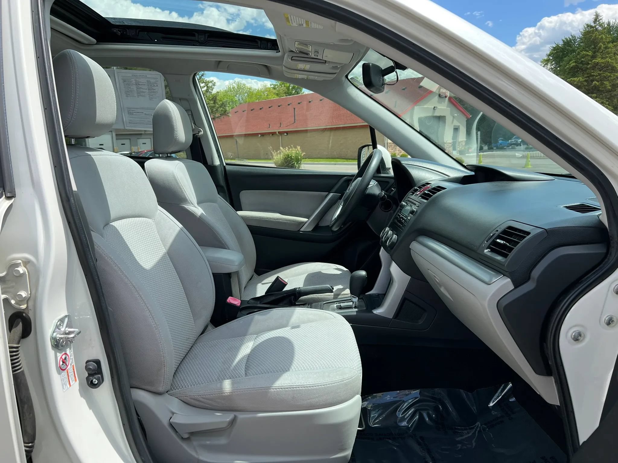 Used 2015 Subaru Forester 2.5i Premium w/ All-Weather Package AWD/4WD image 20