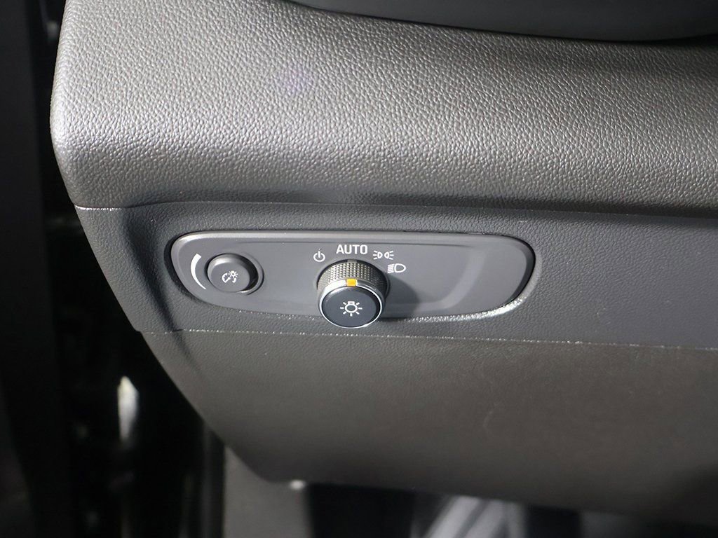 Used 2023 Buick Envision Essence AWD/4WD image 34