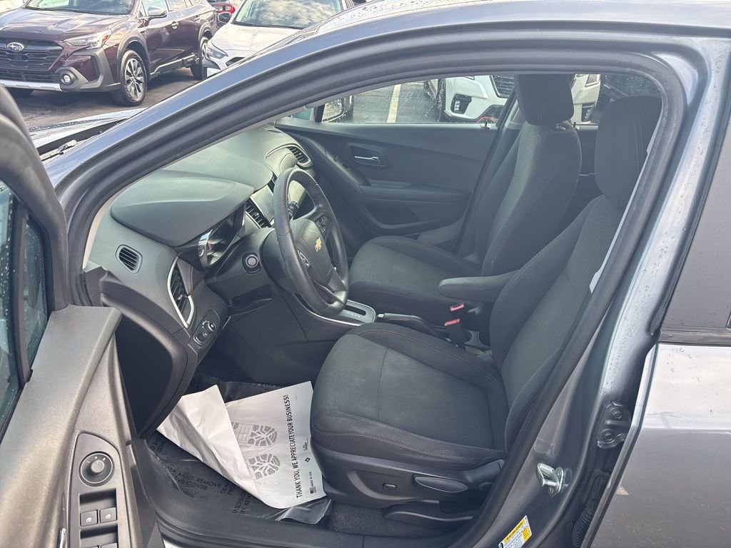 Used 2020 Chevrolet Trax LS w/ Tint and Cruise Package image 9