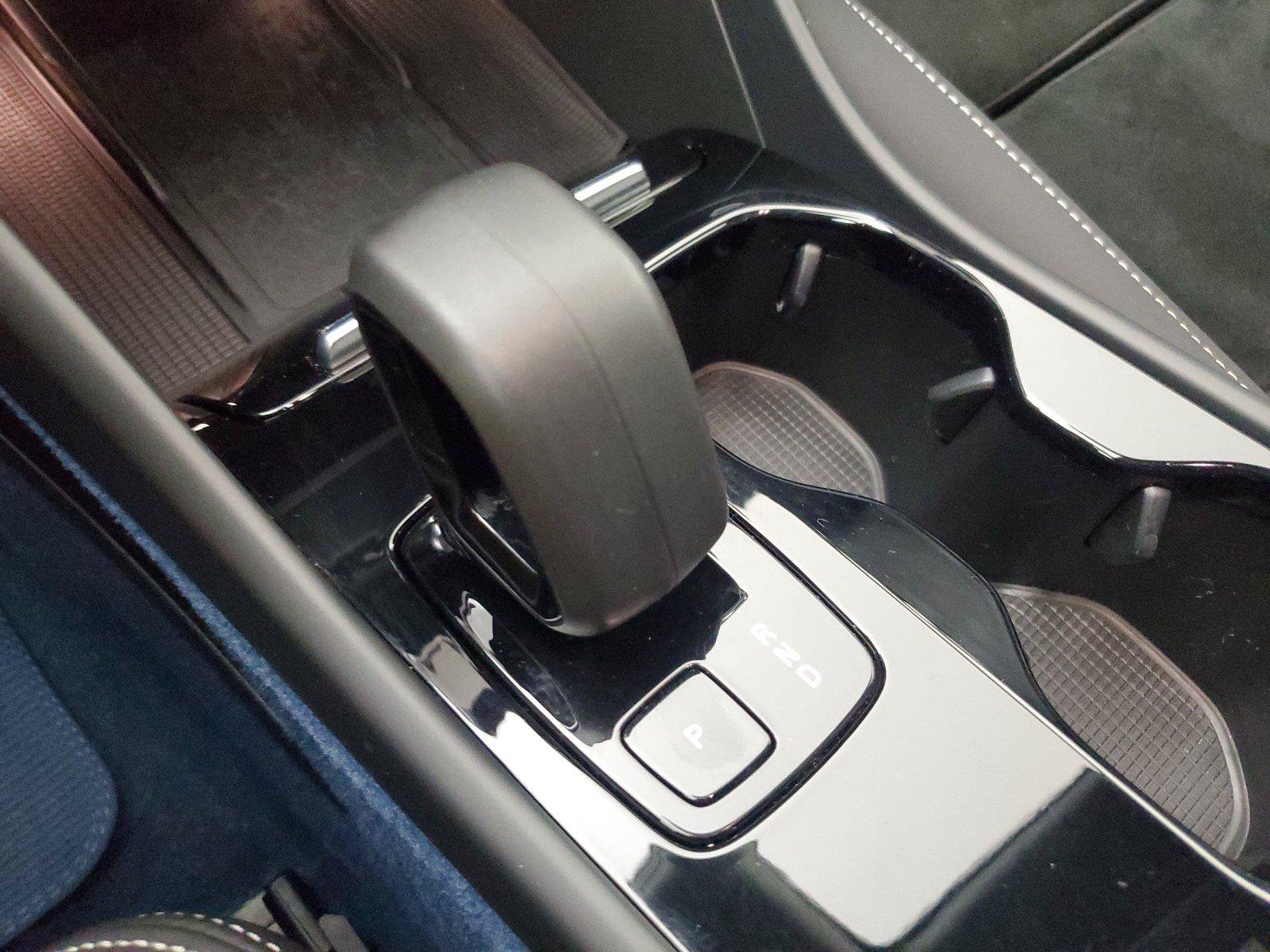 Certified 2023 Volvo C40 P8 Recharge Ultimate AWD/4WD image 32