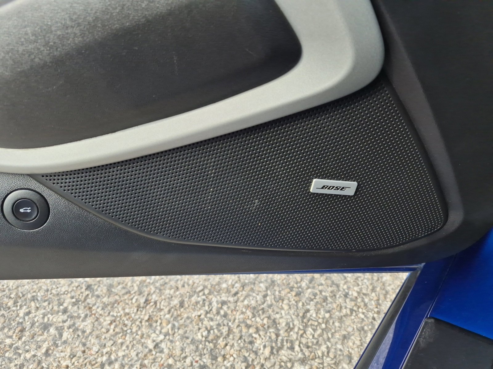 Used 2018 Chevrolet Camaro LT w/ Technology Package RWD image 24