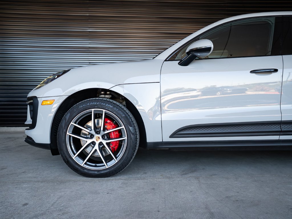 Certified 2023 Porsche Macan S AWD/4WD image 11