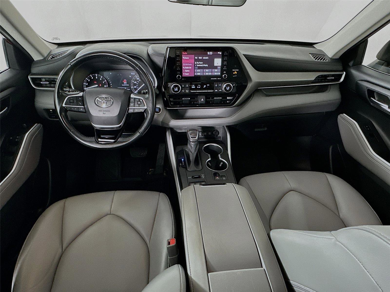 Certified 2021 Toyota Highlander XLE AWD/4WD image 32