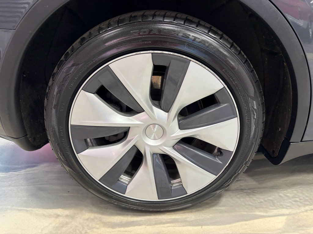Used 2020 Tesla Model Y Long Range image 24