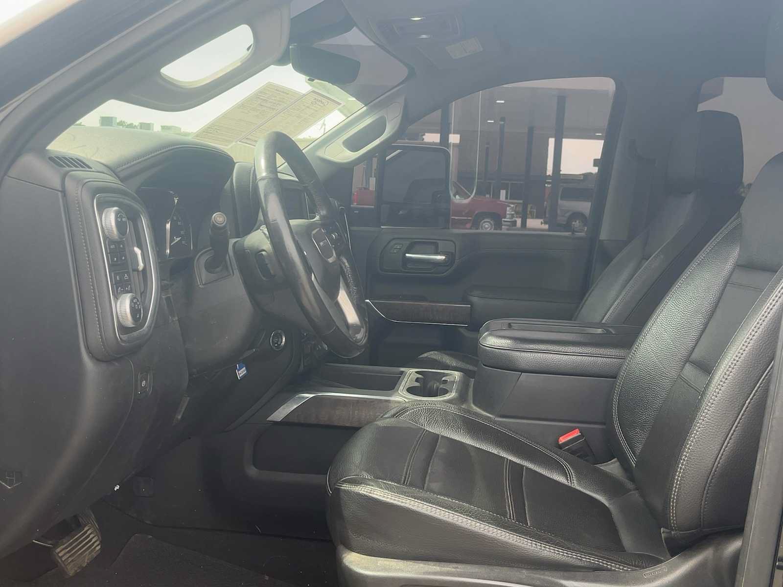 Used 2020 GMC Sierra 2500 Denali w/ Technology Package AWD/4WD image 2