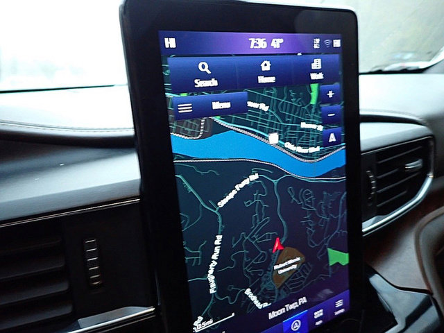 Used 2023 Ford Explorer King Ranch w/ Technology Package image 35