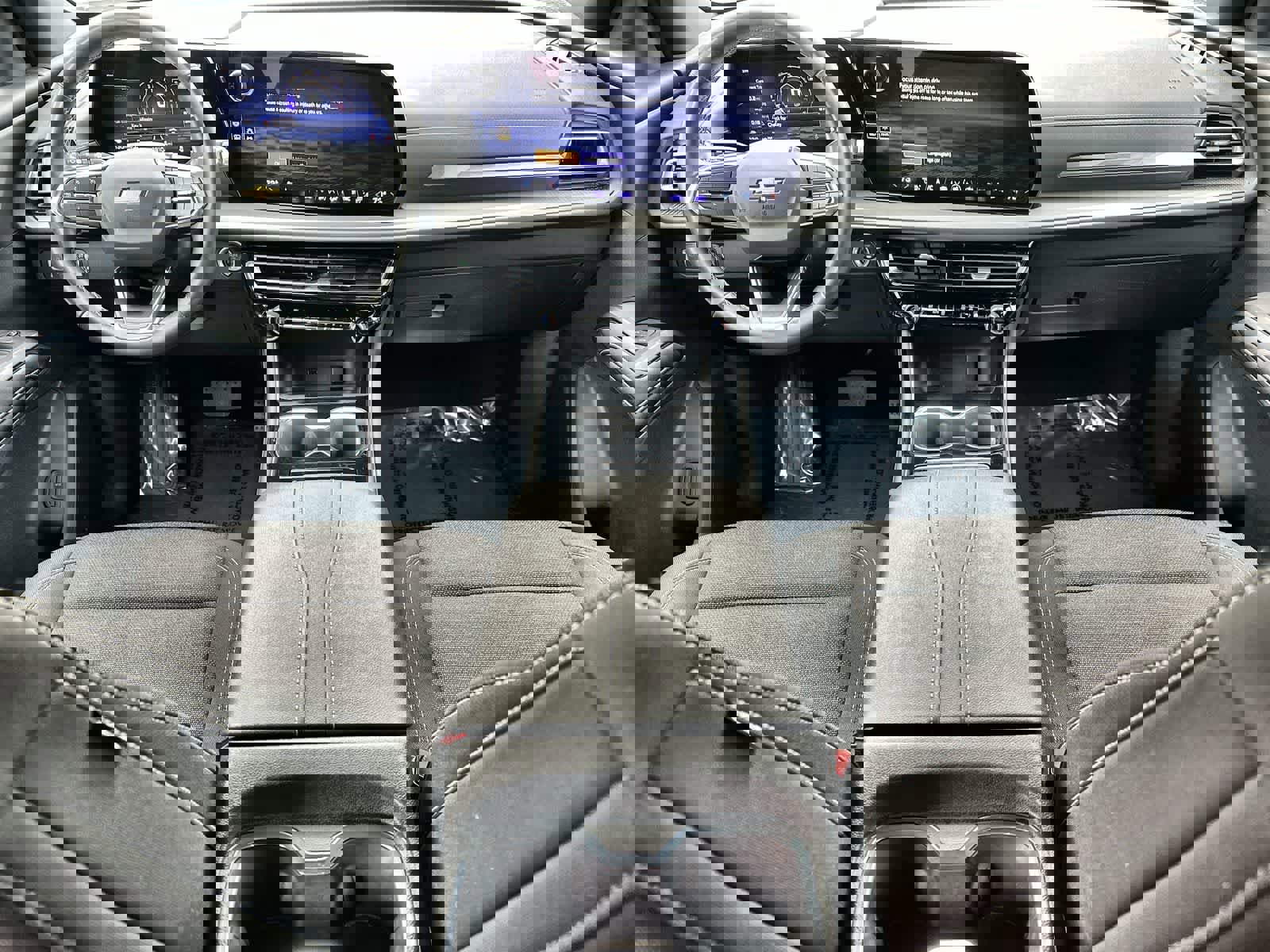 Used 2024 Chevrolet Traverse LT image 20