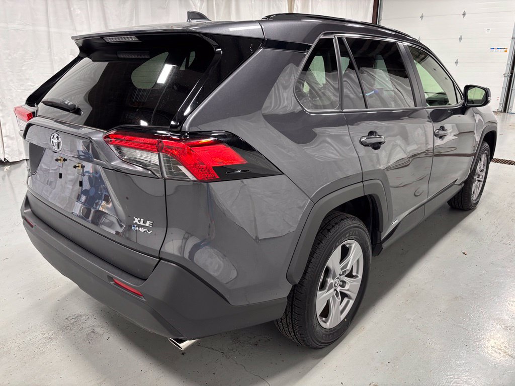 Used 2025 Toyota RAV4 XLE AWD/4WD image 7