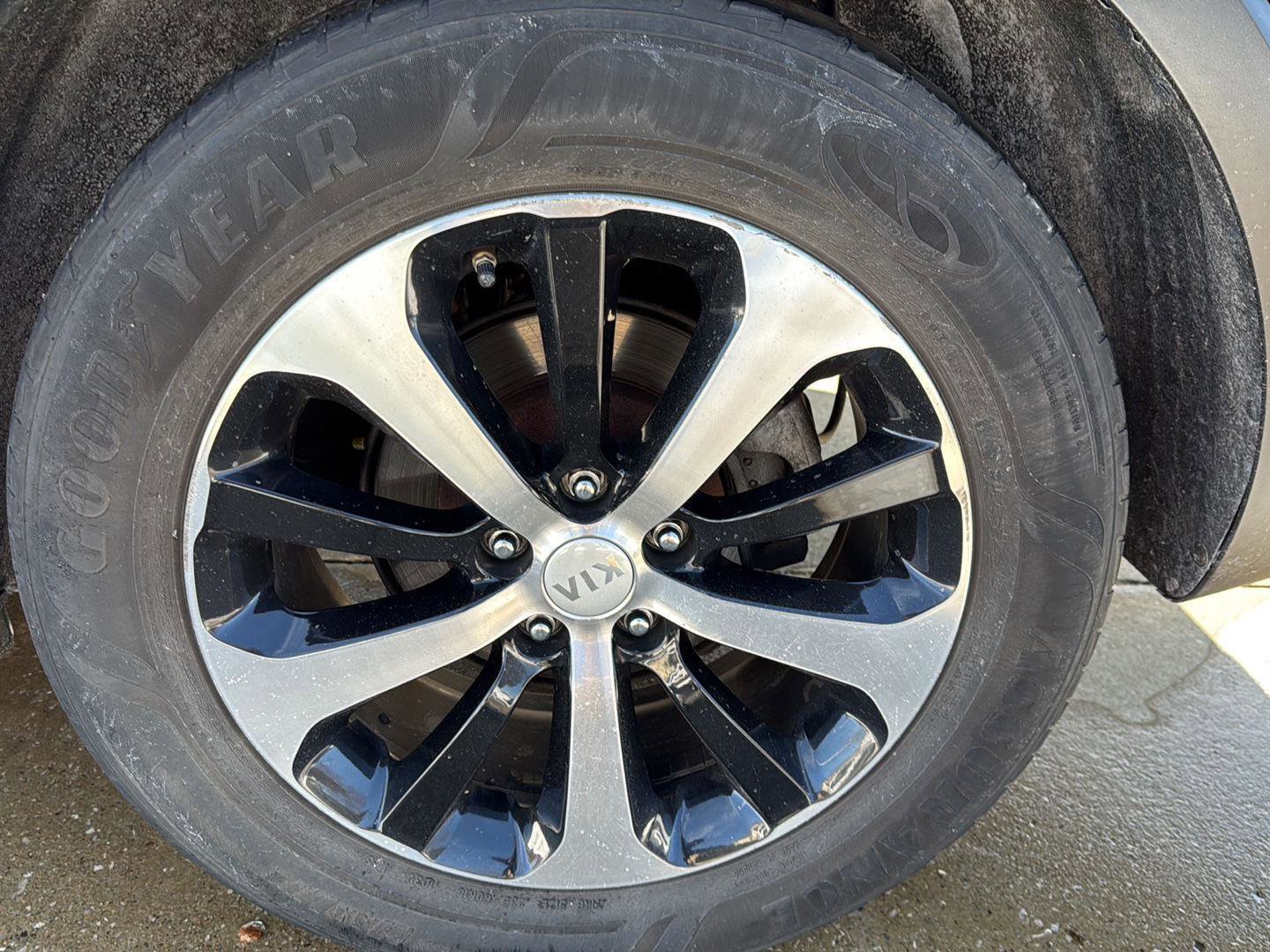 Used 2017 Kia Sorento EX w/ EX Premium Package image 16