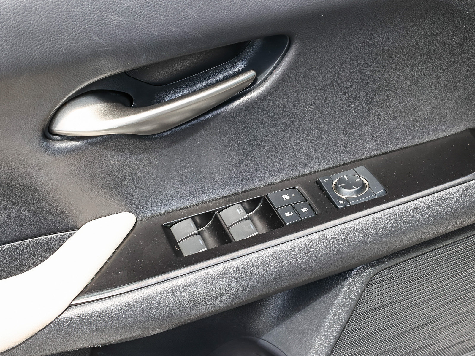 Used 2019 Lexus UX 200 w/ Accessory Package 2 FWD image 22