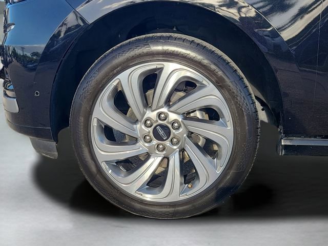 Used 2024 Lincoln Navigator Premiere AWD/4WD image 12