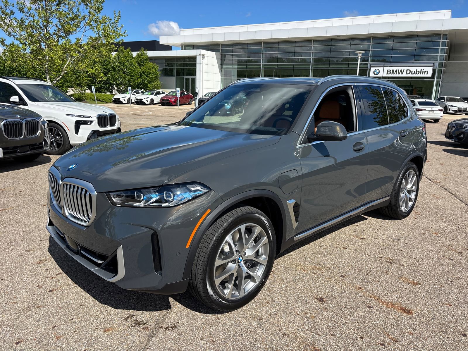 New 2026 BMW X5 xDrive50e w/ Climate Comfort Package AWD/4WD image 1