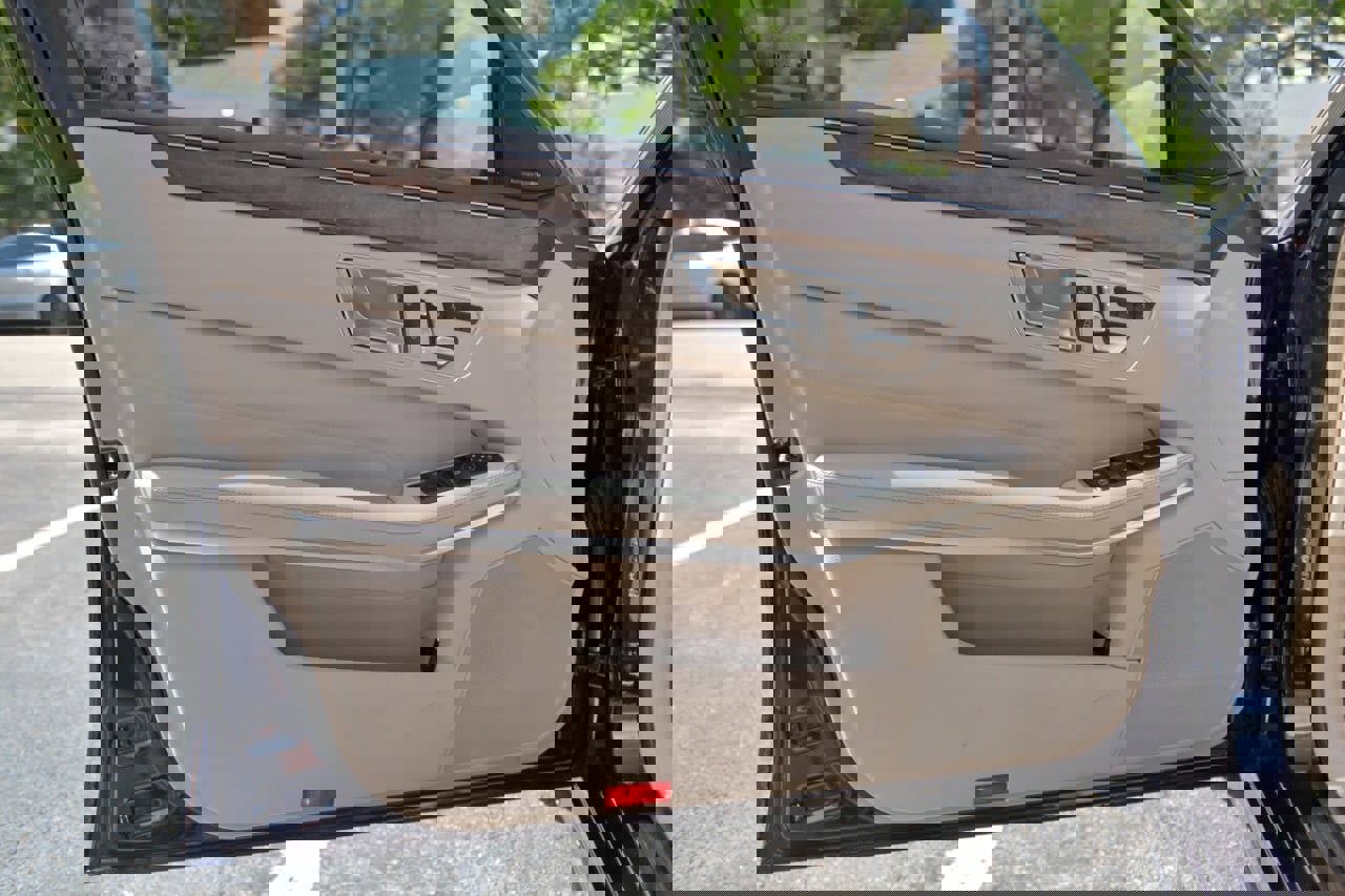 Used 2014 Mercedes-Benz E 350 Sedan w/ Premium 1 Package image 12