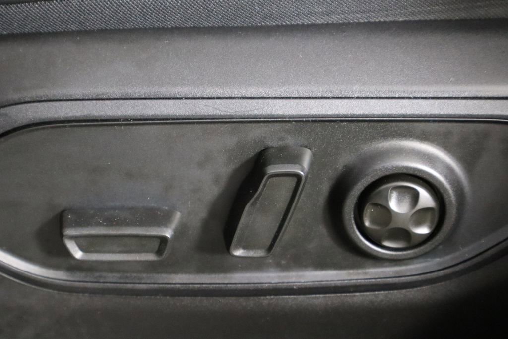 Used 2023 Jeep Grand Cherokee Limited RWD image 24