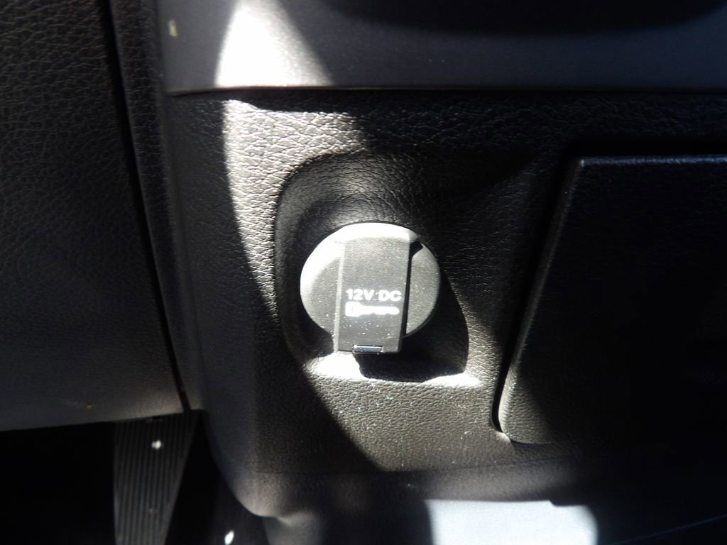 Used 2024 RAM 1500 Classic SLT AWD/4WD image 22