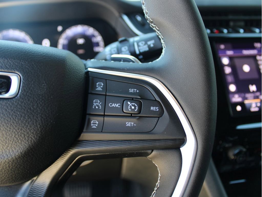 New 2025 Jeep Grand Cherokee L Laredo image 14