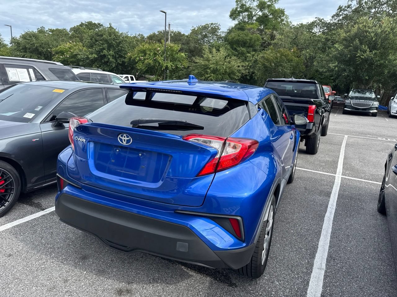 Used 2020 Toyota C-HR LE FWD image 5