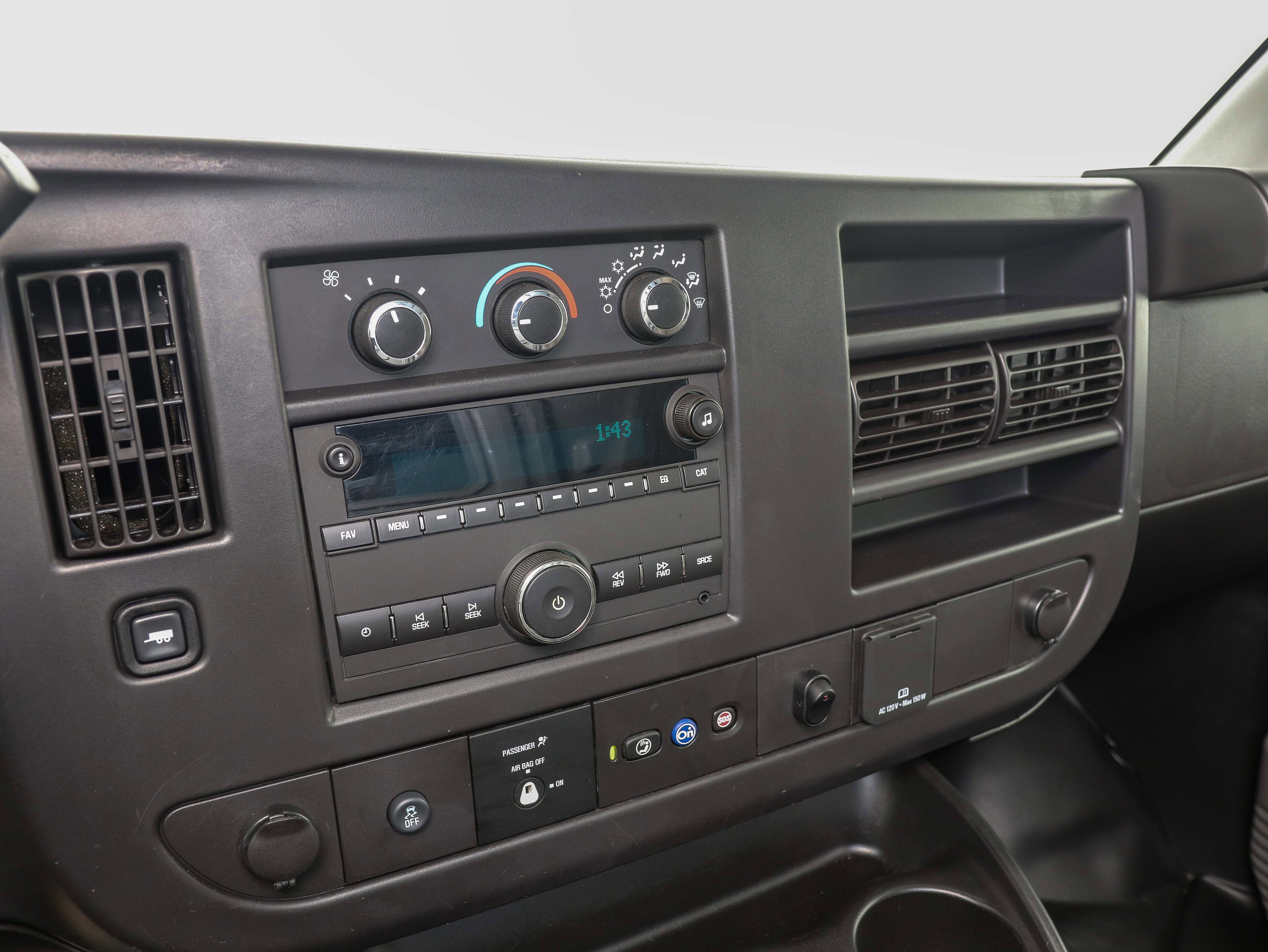 Used 2024 Chevrolet Express 3500 w/ Power Convenience Package image 16