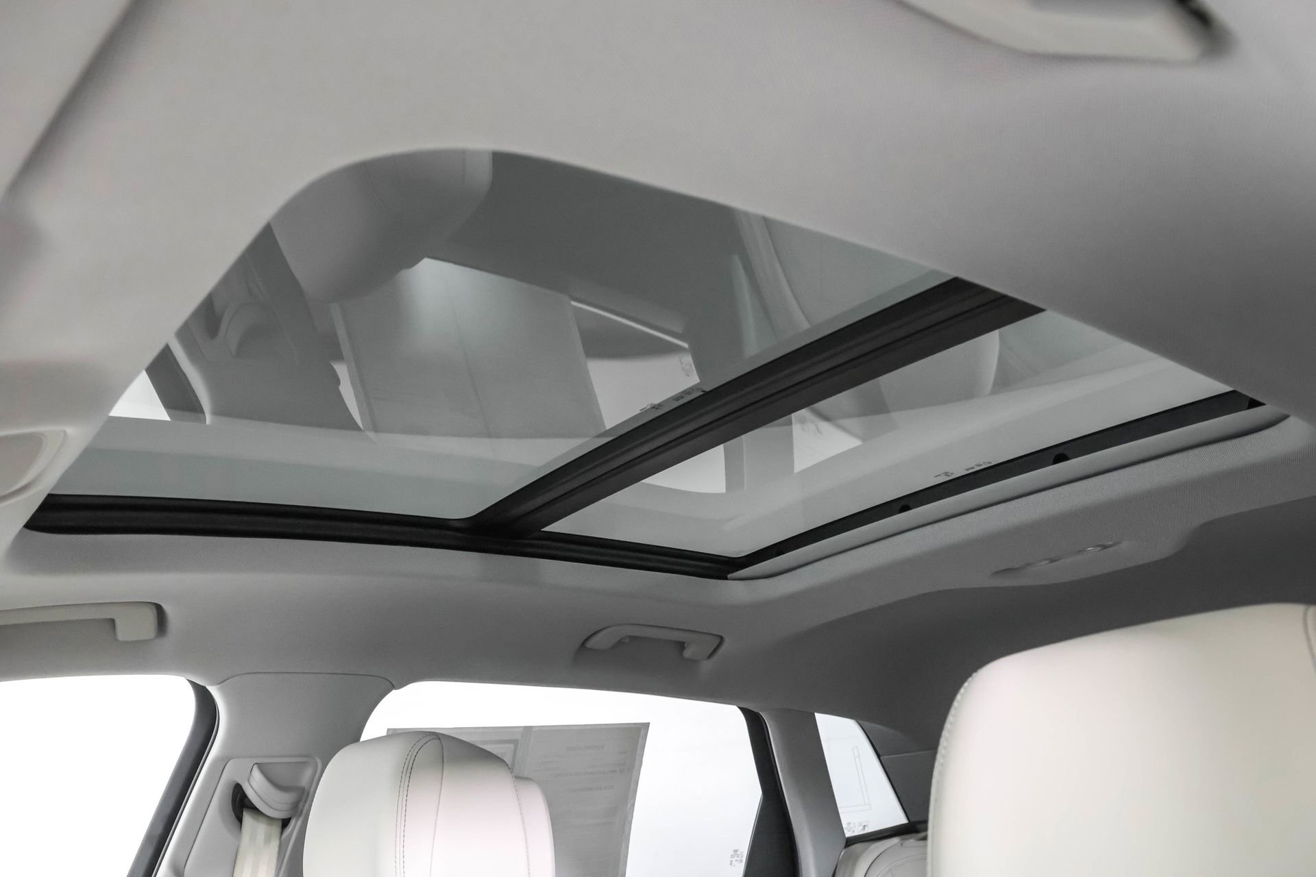 Used 2024 Audi Q8 e-tron Premium Plus w/ Premium Plus Package image 34