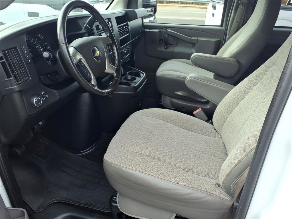 Used 2017 Chevrolet Express 3500 LT w/ LT Preferred Equipment Group image 9