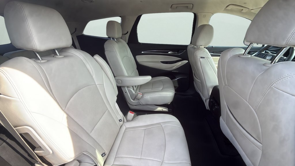 Used 2024 Buick Enclave Essence FWD image 12