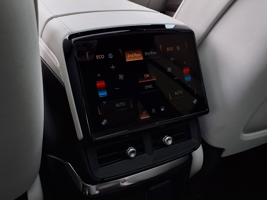 New 2026 Cadillac Vistiq Sport image 7