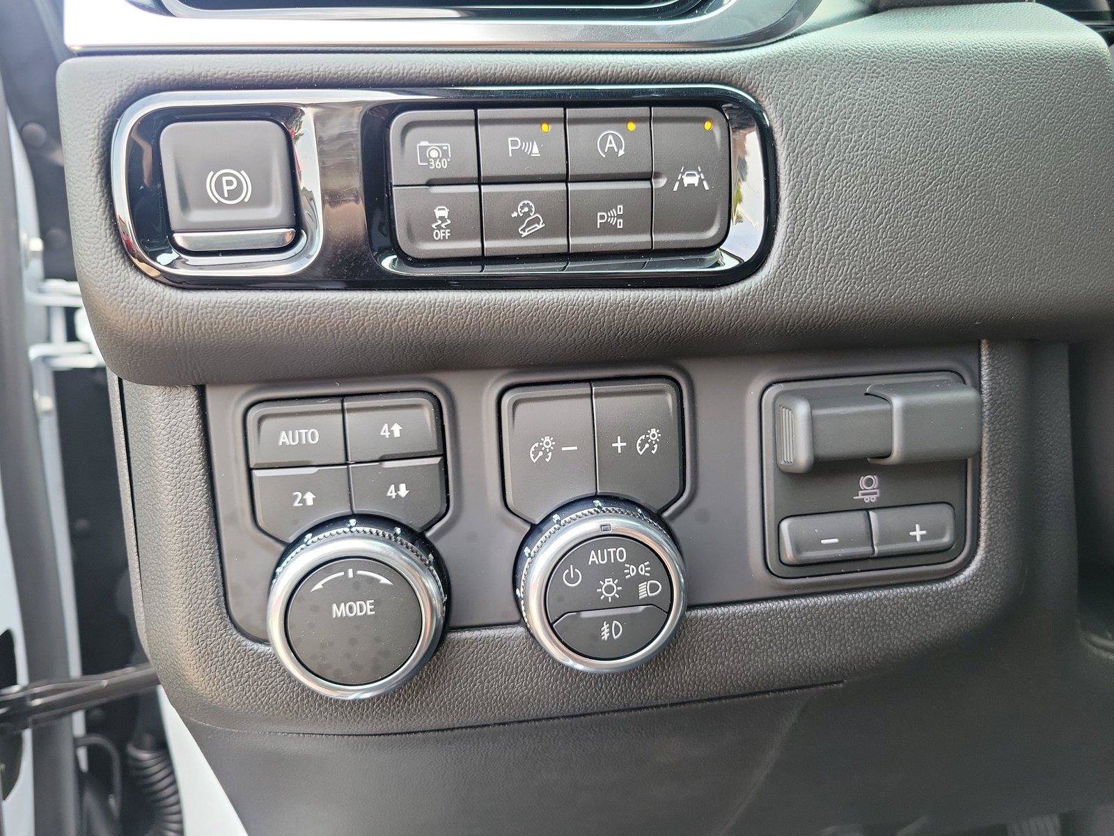New 2026 GMC Yukon Denali w/ Advanced Technology Package AWD/4WD image 21