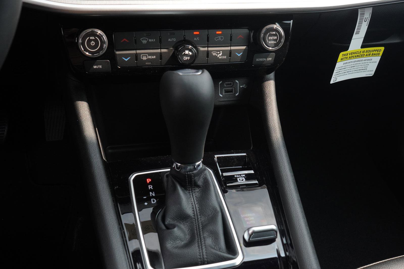 New 2025 Jeep Compass Limited image 22