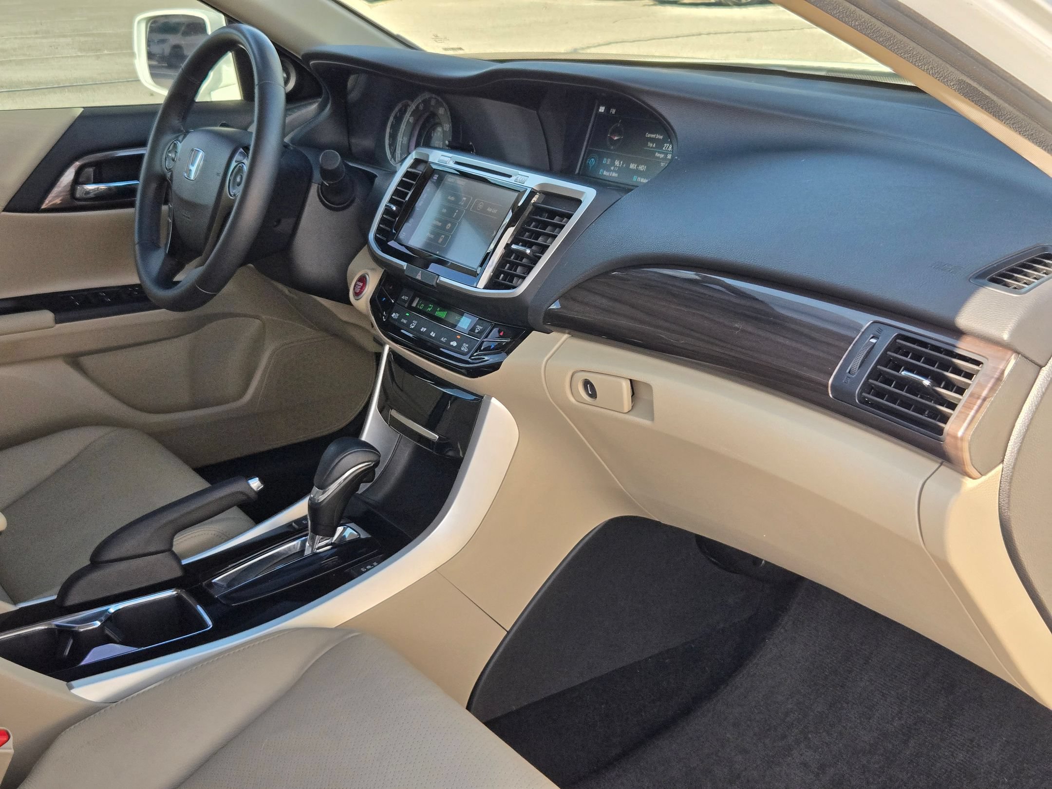 Used 2017 Honda Accord EX-L image 29