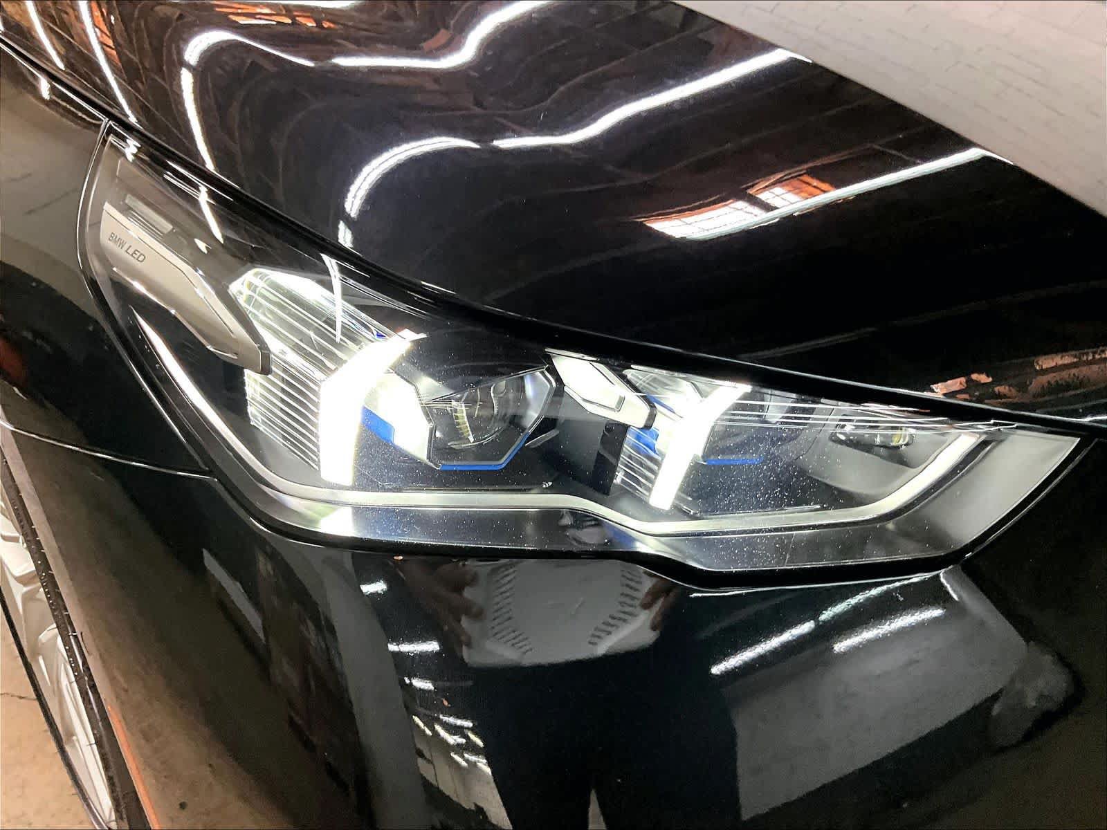 Used 2025 BMW 530i w/ Premium Package RWD image 31