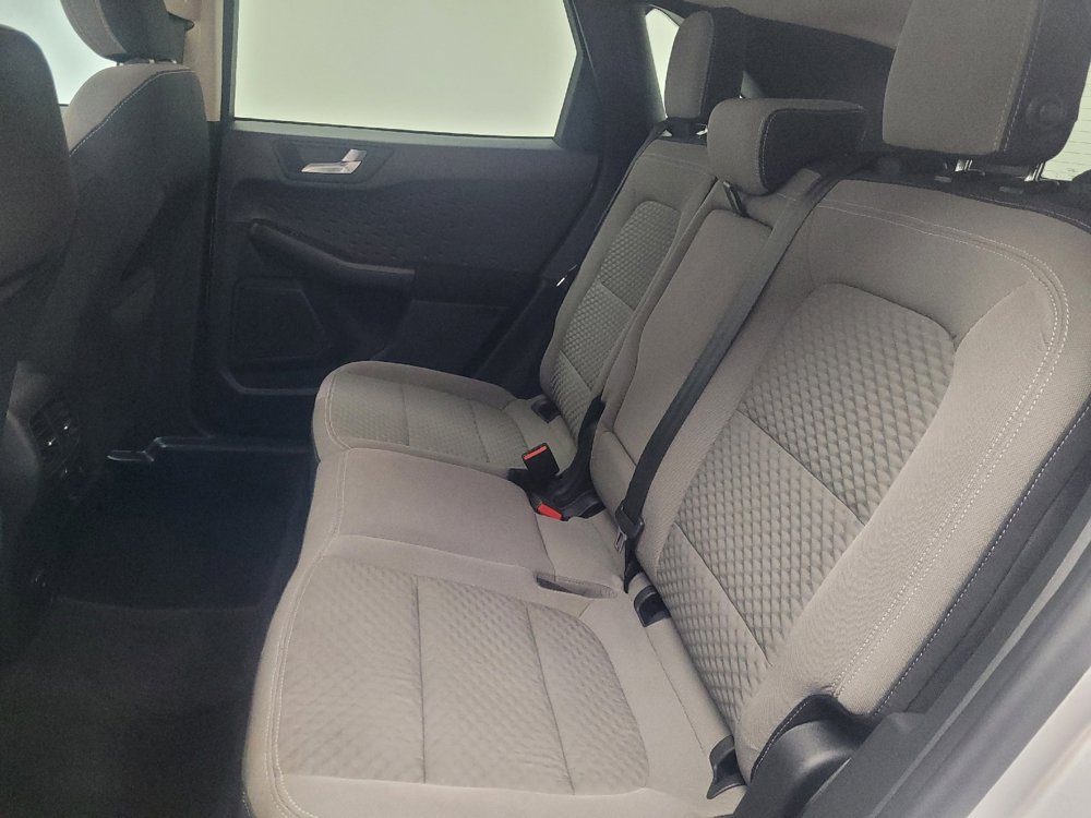 Used 2020 Ford Escape SE image 18