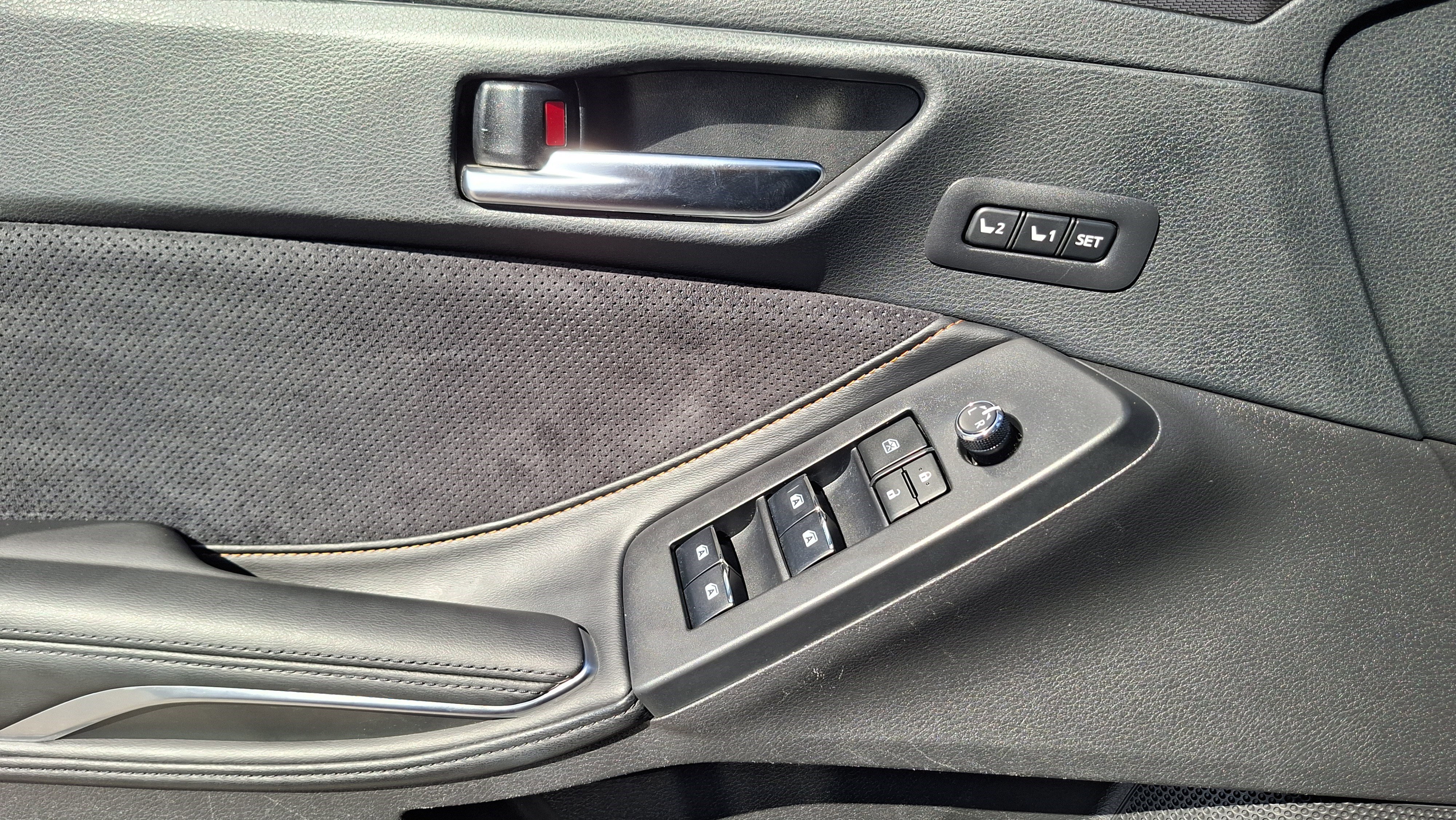 Used 2019 Toyota Avalon Touring FWD image 16