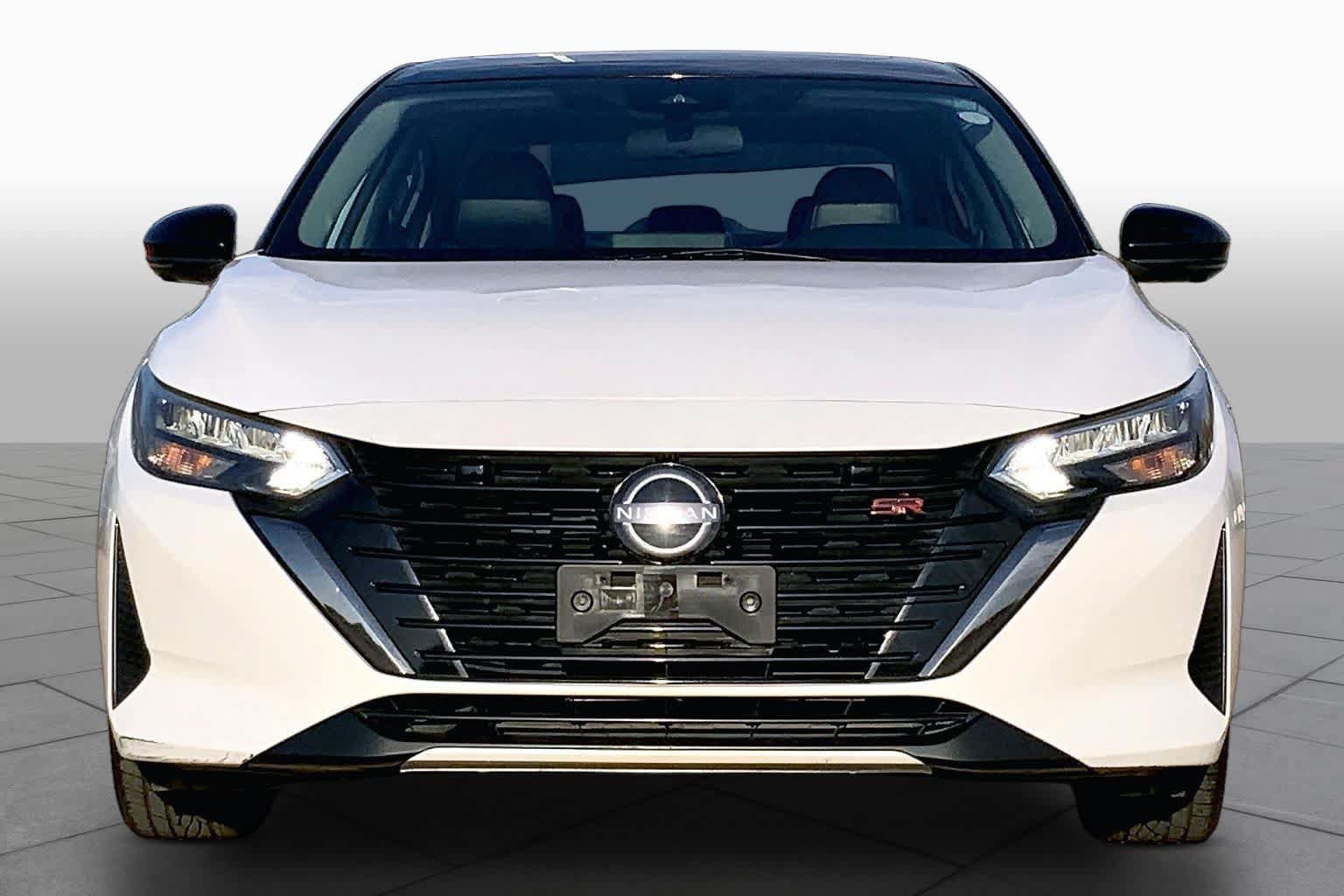Used 2025 Nissan Sentra SR w/ SR Premium Package FWD image 4