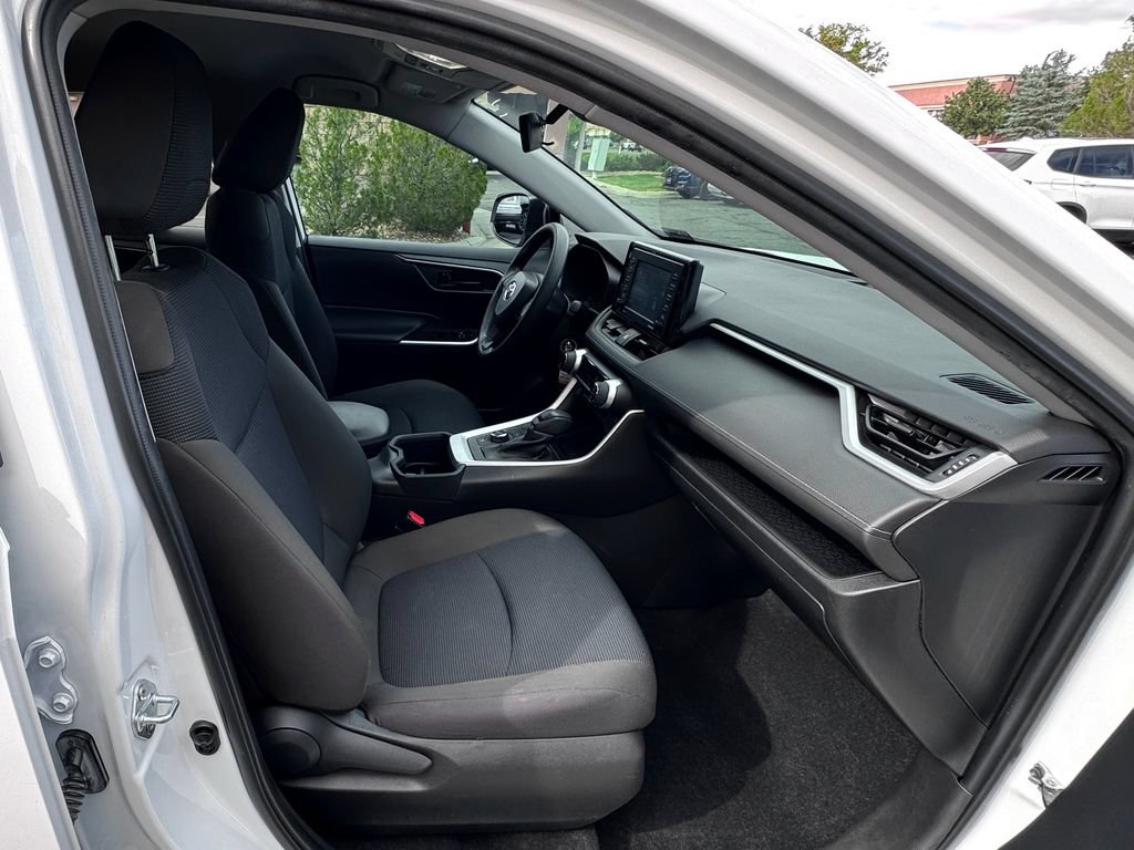Used 2022 Toyota RAV4 LE AWD/4WD image 35
