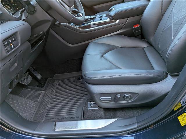 New 2026 Toyota Highlander Platinum image 4